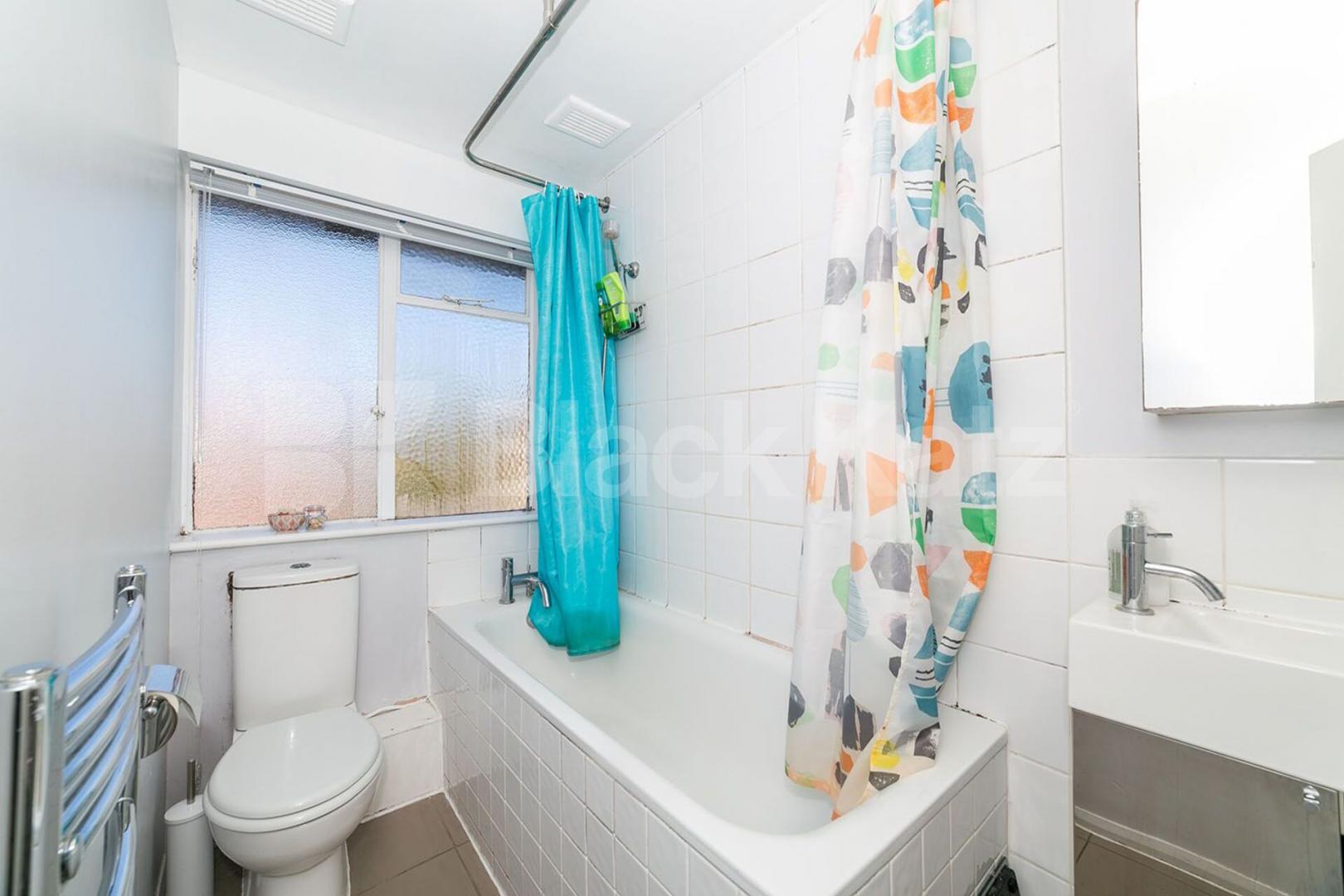 fantastically located one bedroom apartment with access to a communal garden Crescent Road, Crouch End